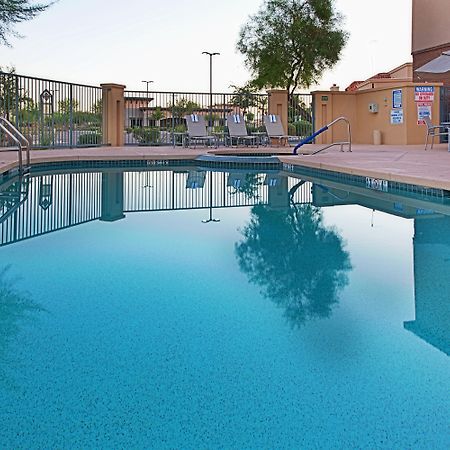 Holiday Inn & Suites Goodyear - West Phoenix Area By Ihg Konforlar fotoğraf