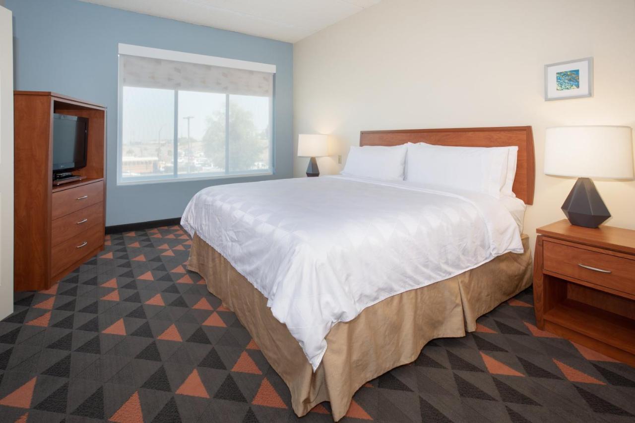 Holiday Inn & Suites Goodyear - West Phoenix Area By Ihg Dış mekan fotoğraf