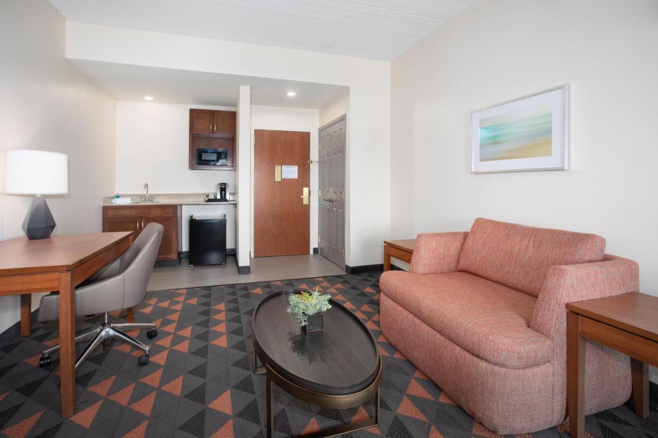 Holiday Inn & Suites Goodyear - West Phoenix Area By Ihg Dış mekan fotoğraf