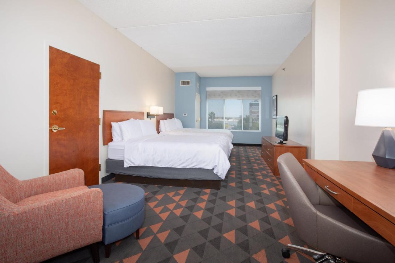 Holiday Inn & Suites Goodyear - West Phoenix Area By Ihg Dış mekan fotoğraf