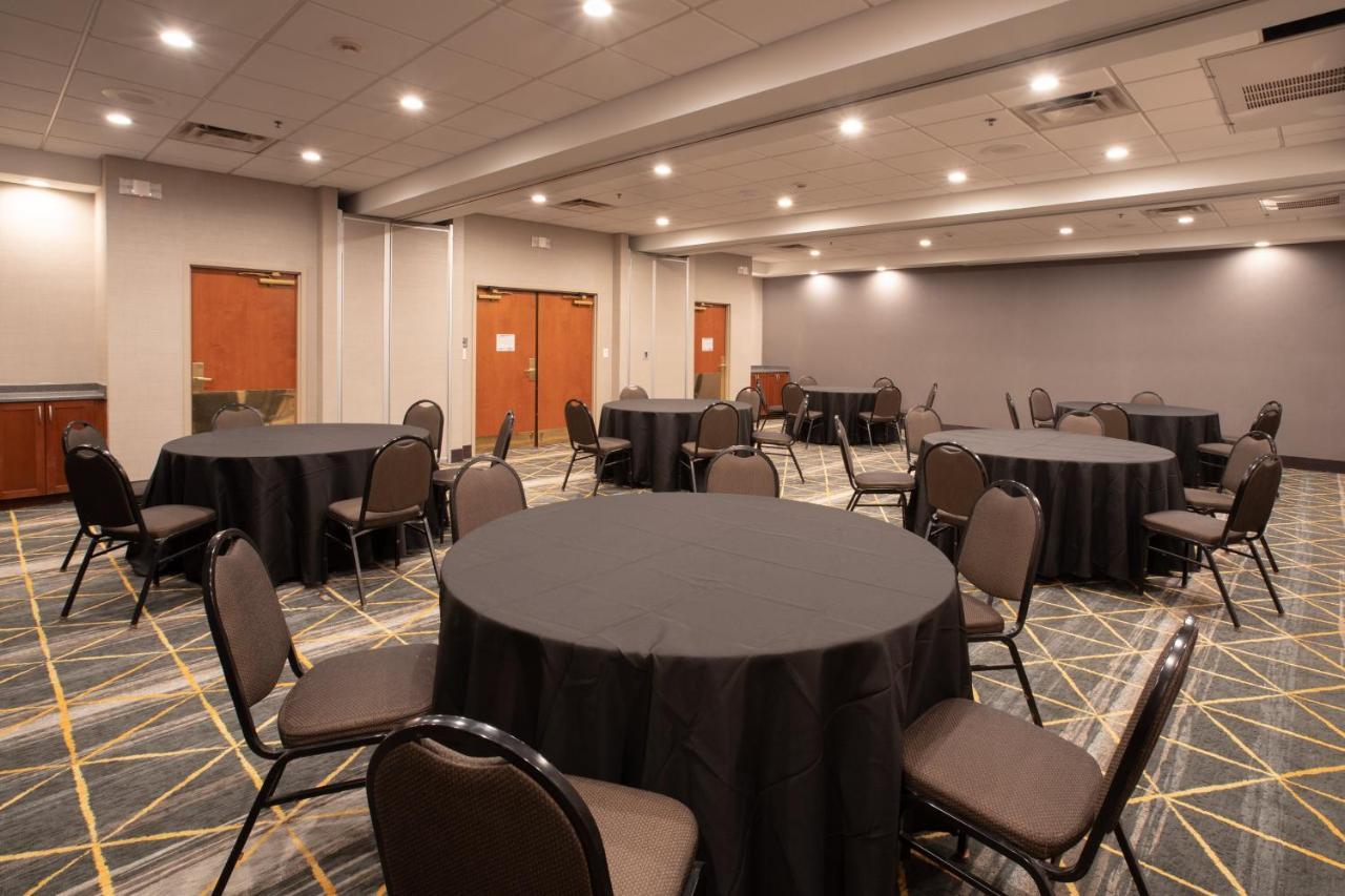Holiday Inn & Suites Goodyear - West Phoenix Area By Ihg Dış mekan fotoğraf