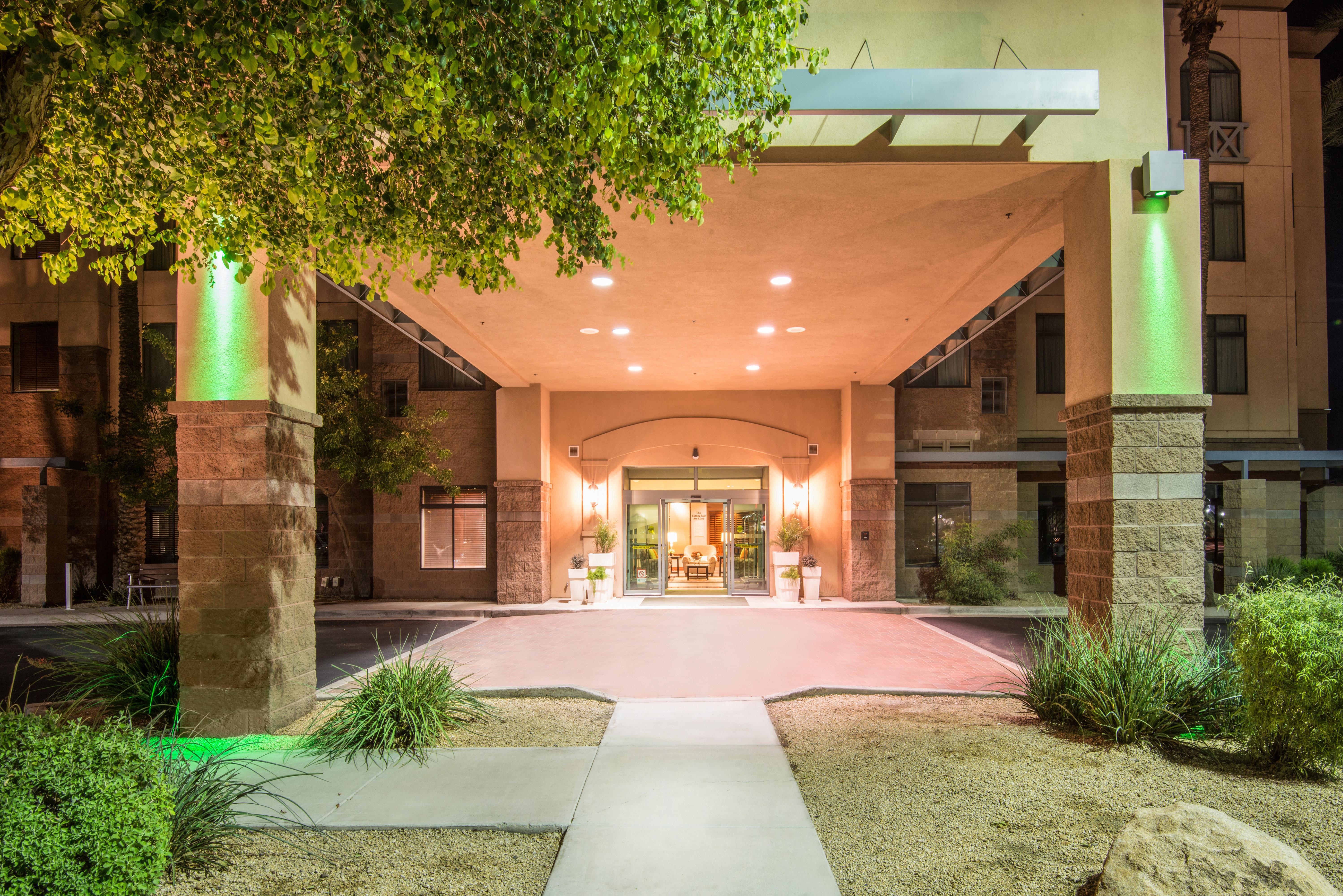 Holiday Inn & Suites Goodyear - West Phoenix Area By Ihg Dış mekan fotoğraf