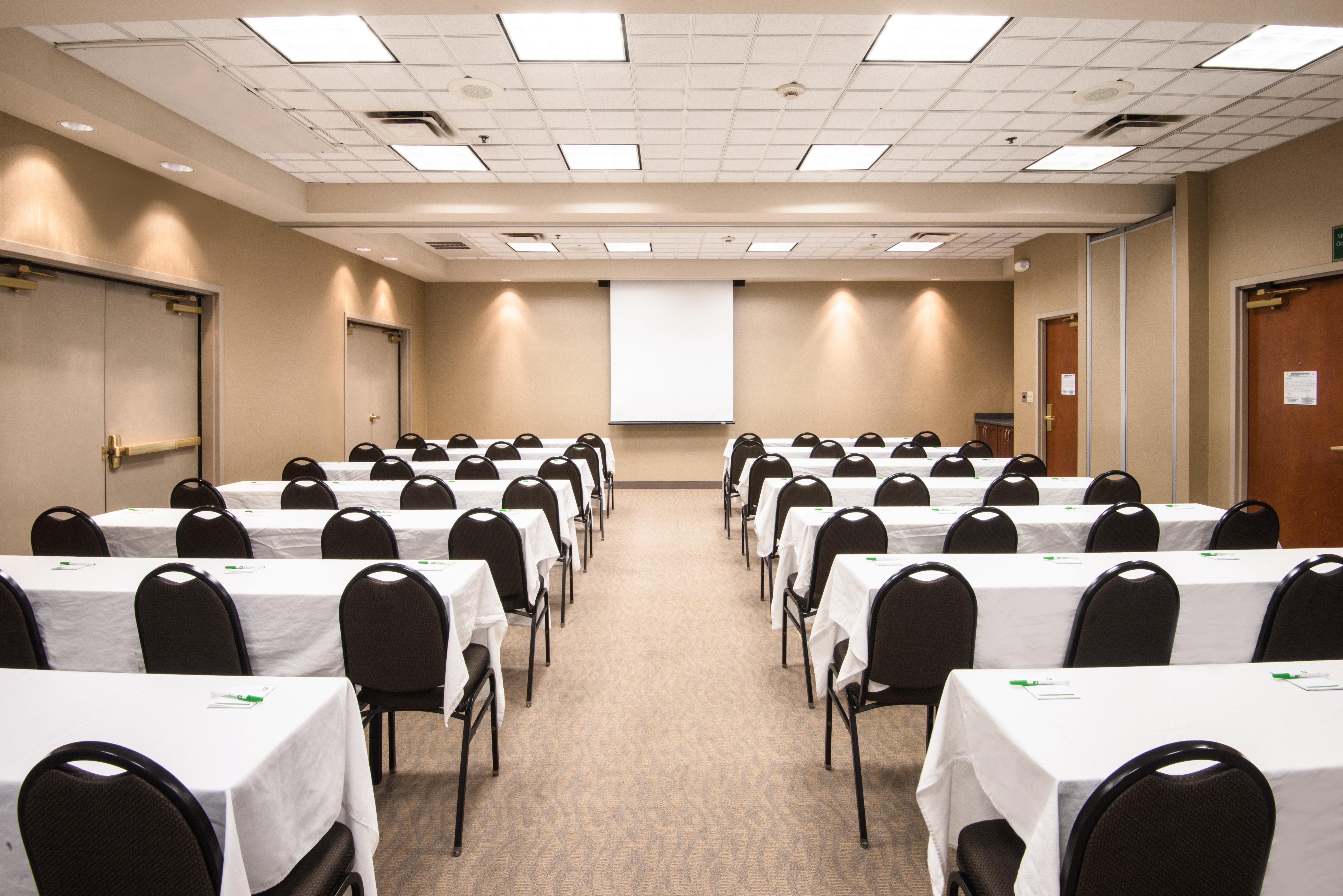 Holiday Inn & Suites Goodyear - West Phoenix Area By Ihg Dış mekan fotoğraf