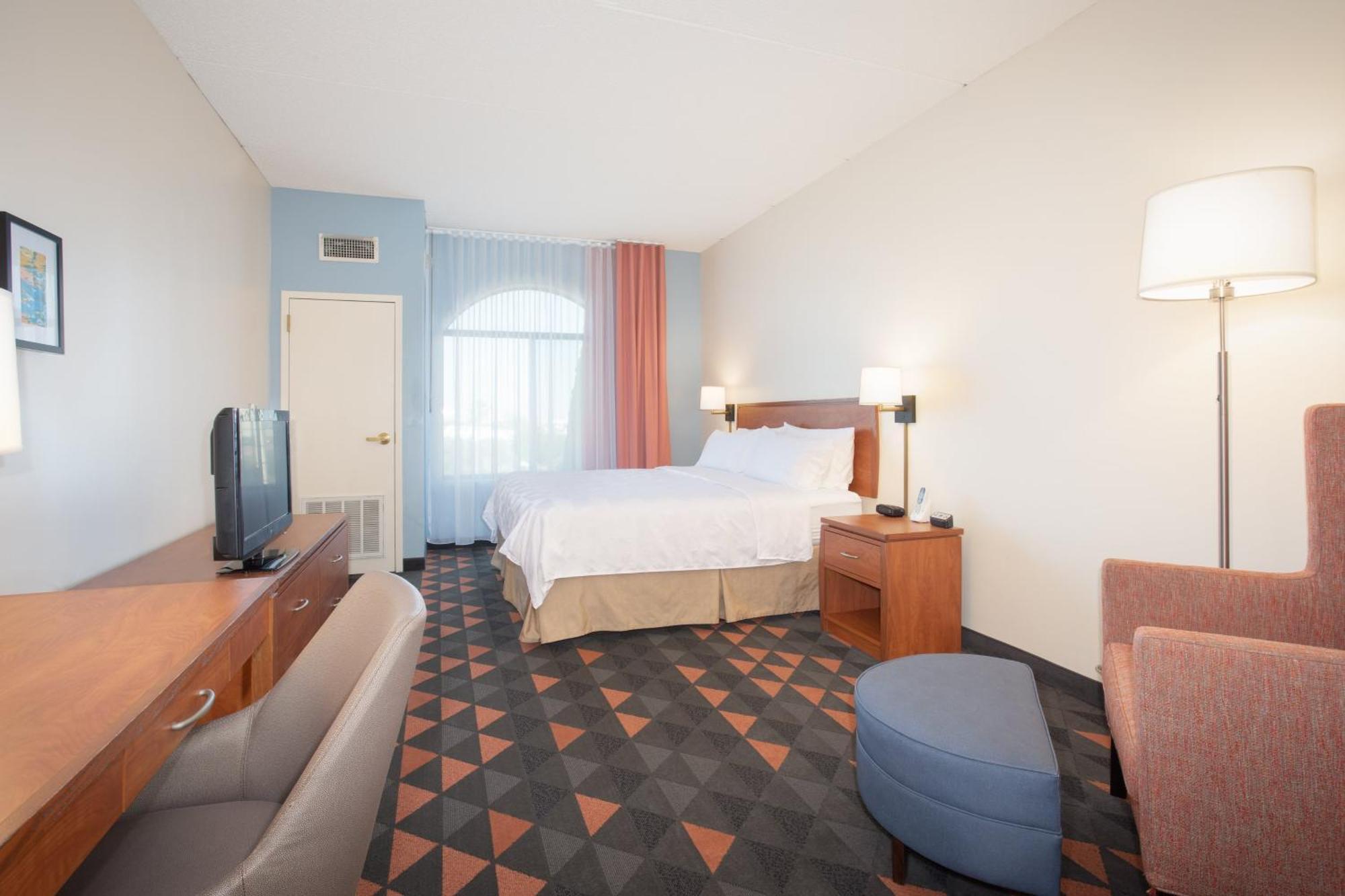 Holiday Inn & Suites Goodyear - West Phoenix Area By Ihg Dış mekan fotoğraf