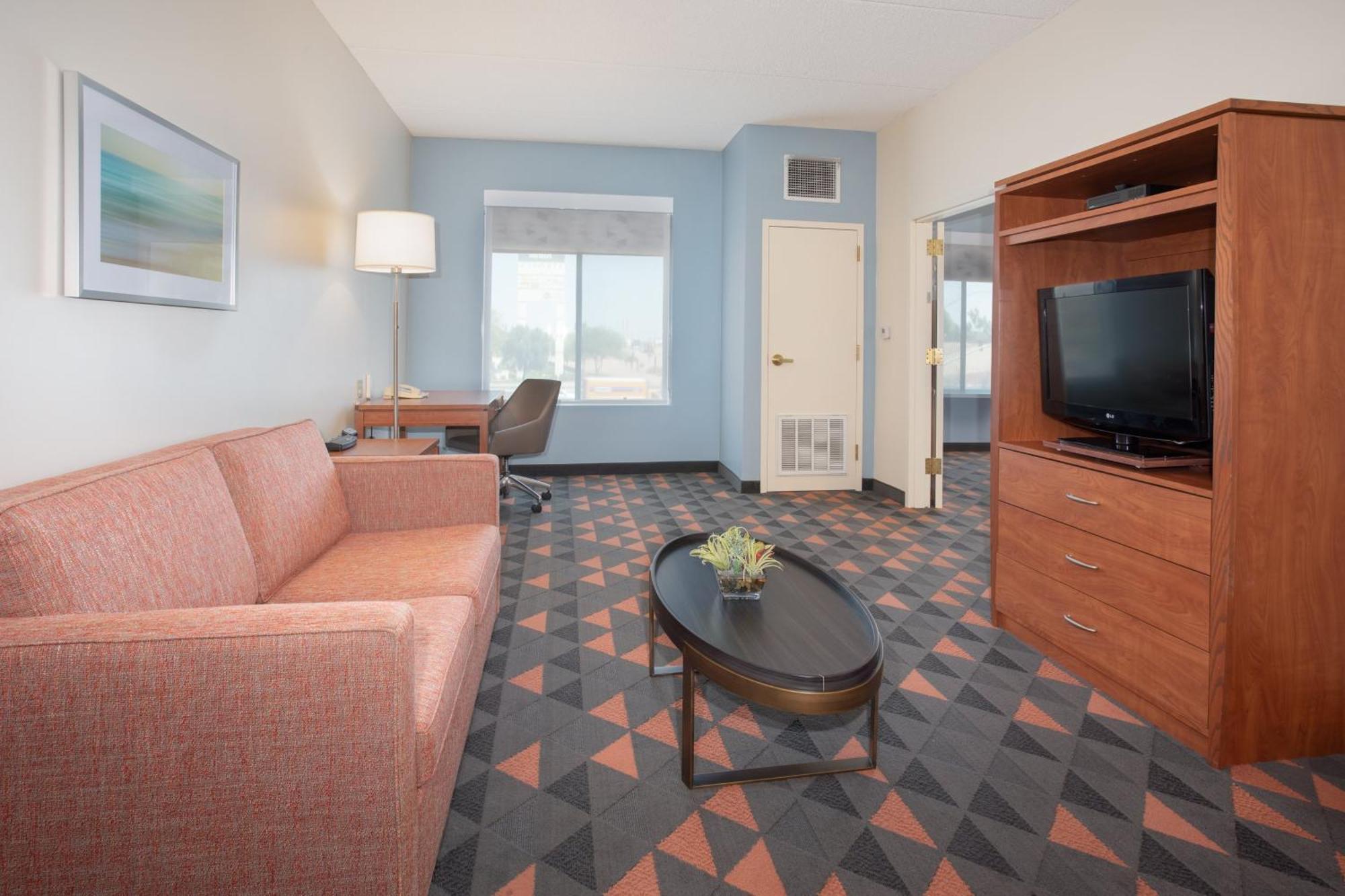 Holiday Inn & Suites Goodyear - West Phoenix Area By Ihg Dış mekan fotoğraf